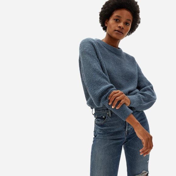 Everlane Sweaters - EUC Everlane Alpaca Oversized Crew Sweater Heather Fern Size S! RARE Color!